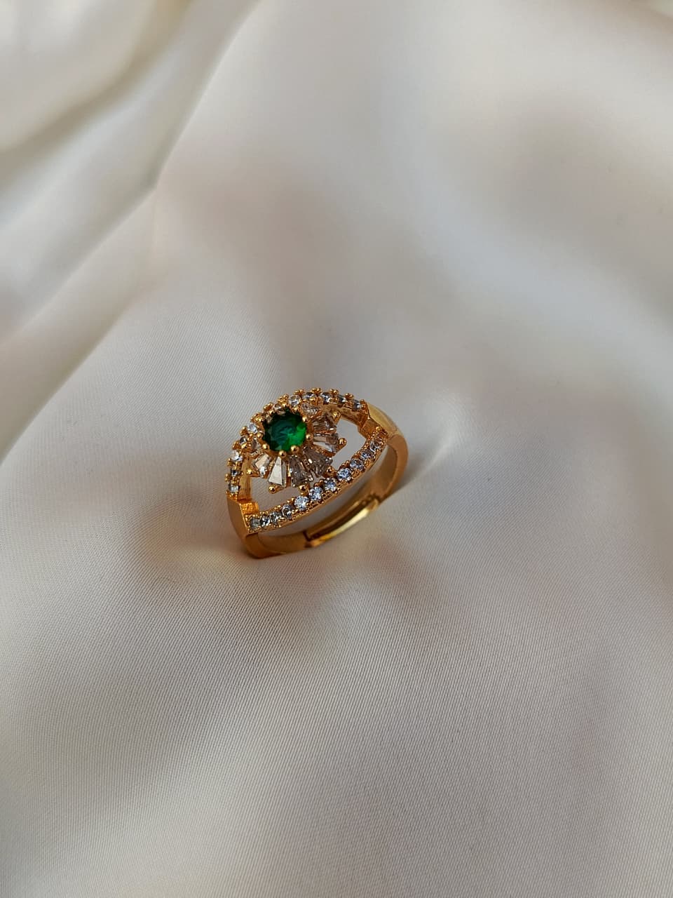 Golden bloom ring