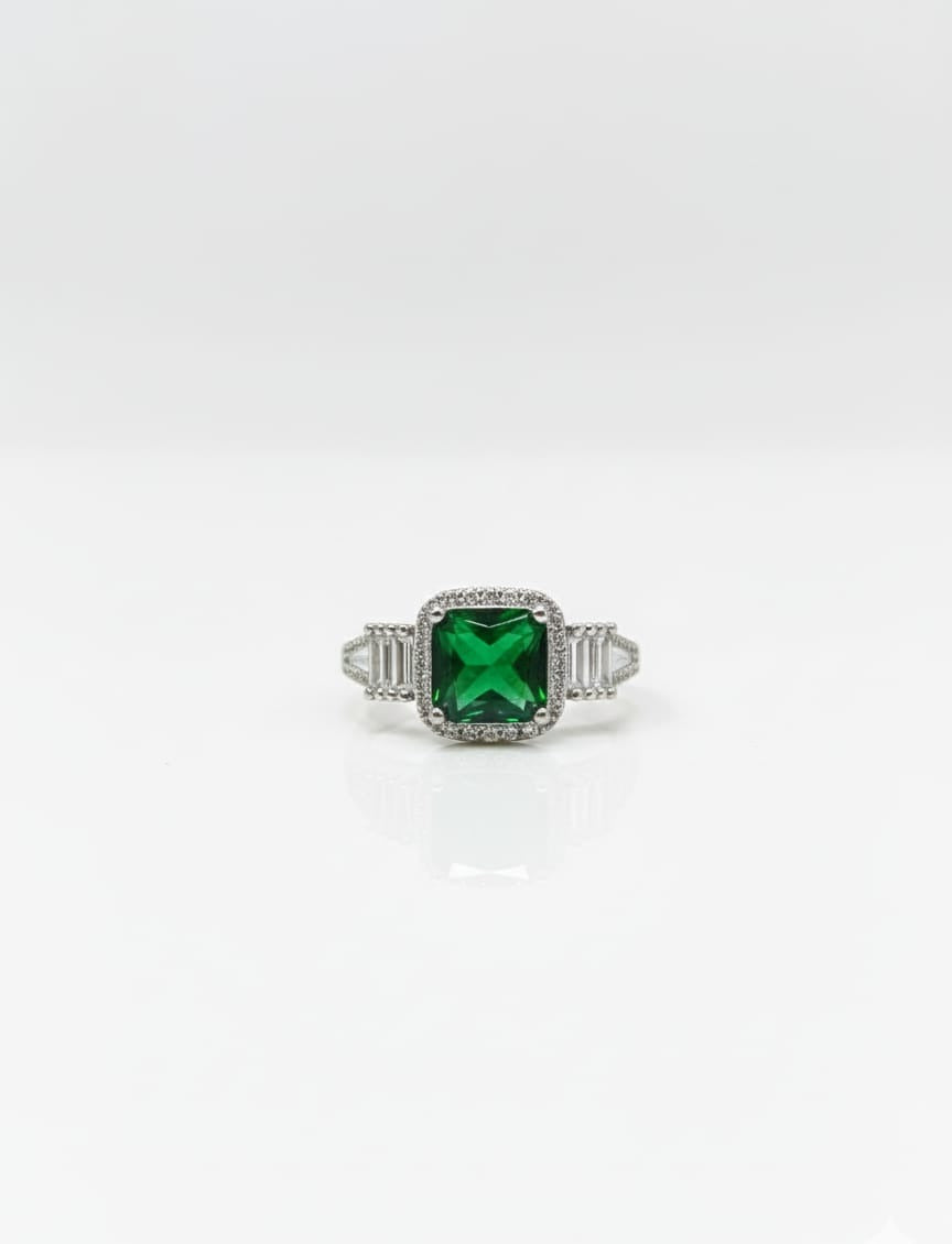 Emerald elegance ring