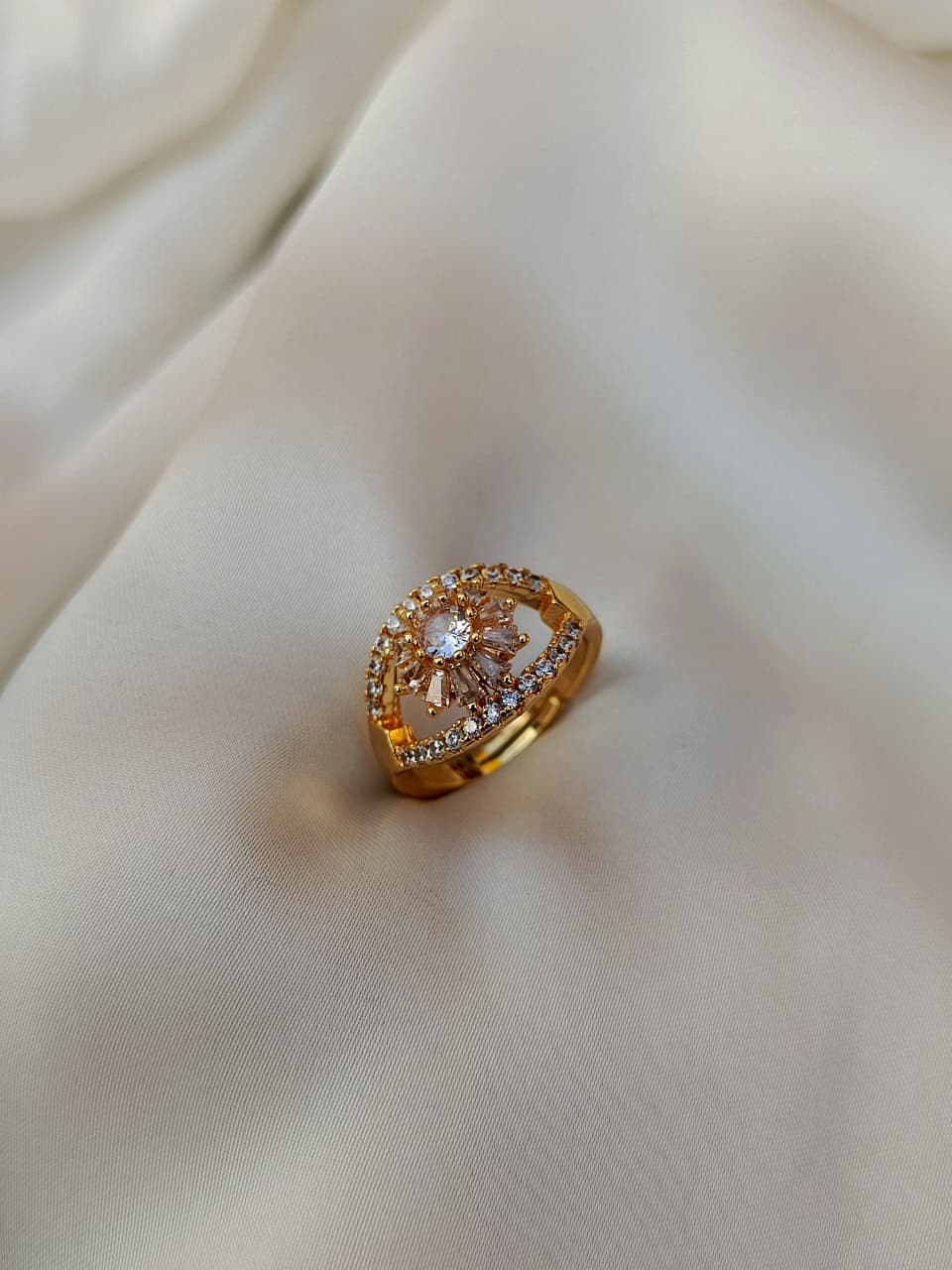 Golden bloom ring