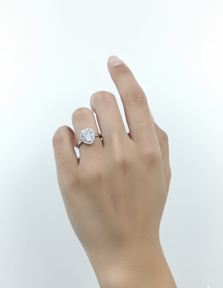 Pear-cut halo ring